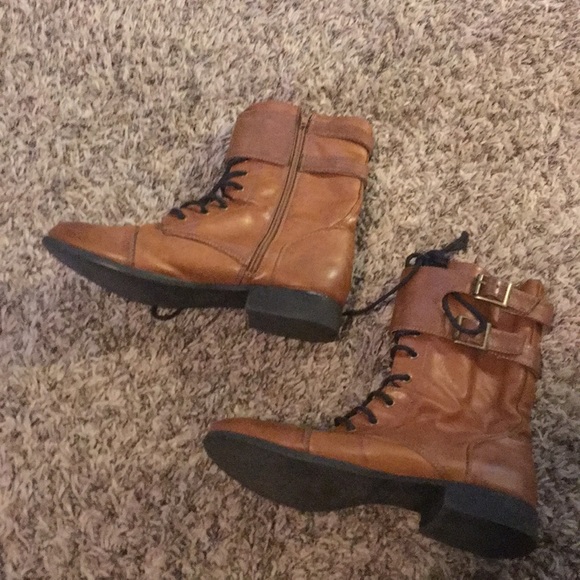 Shoes - Women's boots, size 5.5.